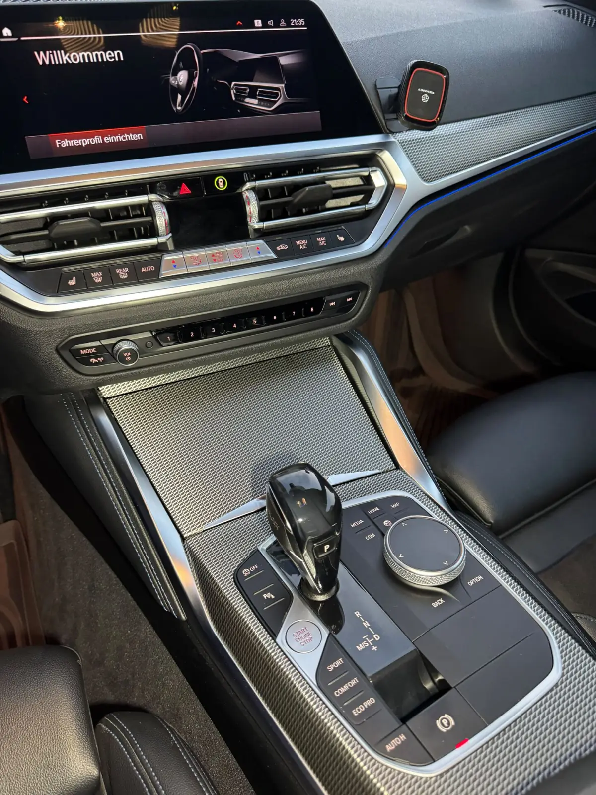 Innenreinigung BMW Mittelkonsole